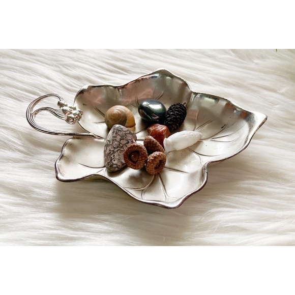 Vintage Grape Leaf Trinket Dish, Leaf Dish, EP Brass, Jewelry Dish, Silver Dish - Picture 3 of 5